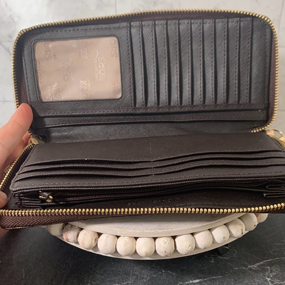 MICHAEL KORS Jet Set Continental WristleT 35H5GTTE3B200 perfect condition - Picture 7 of 7